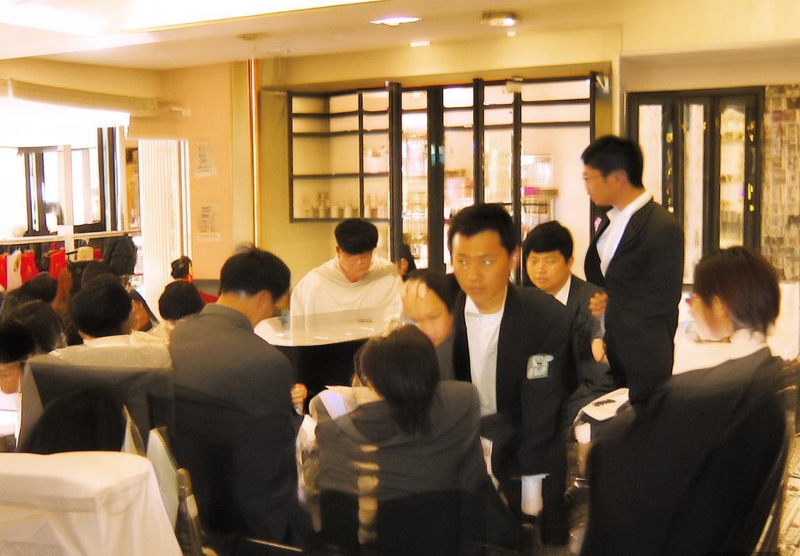 湖人NBA交易市场前瞻：字母哥浓眉哥留守，西亚卡姆或成焦点