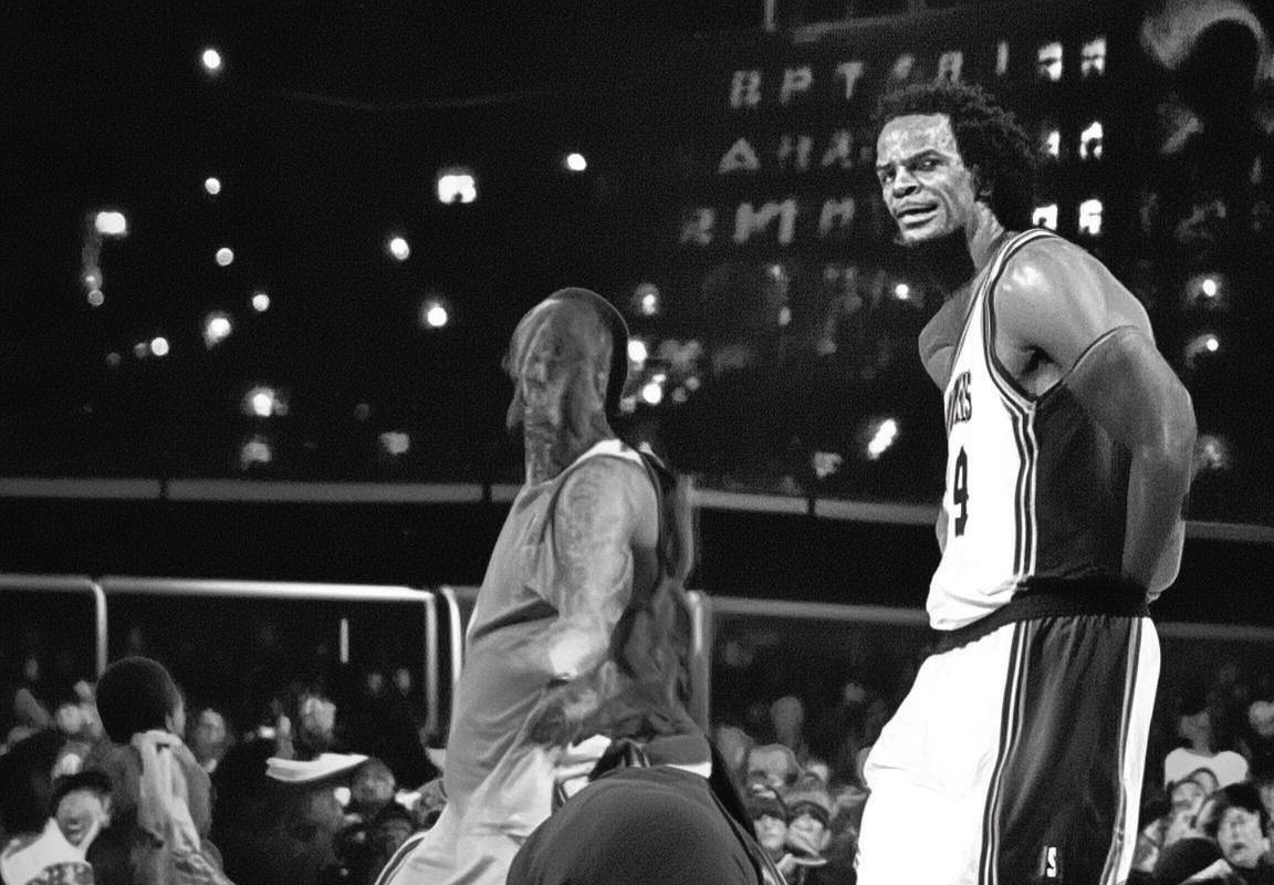 湖人内线劣势尽显不敌快船，詹姆斯里程碑难救主，东契奇伤退引关注